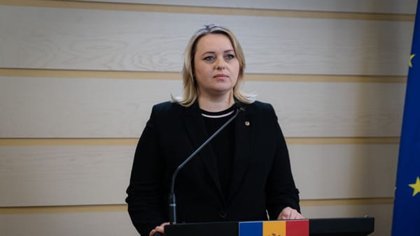 Deputata Irina Lozovan a fost condamnată la șase ani de închisoare, iar soțul acesteia - la cinci ani