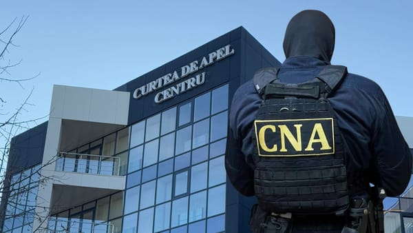 Percheziții la Curtea de Apel Chișinău și la Judecătoria Hîncești. Un judecător și un avocat - reținuți