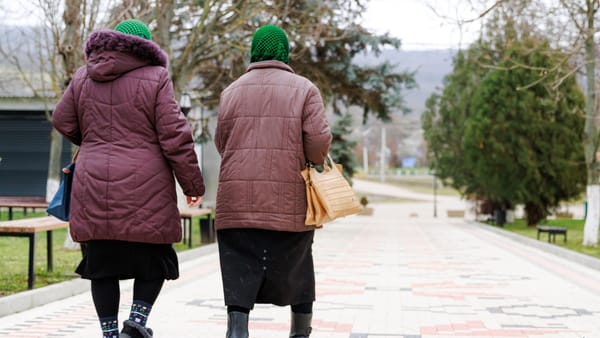 La 1 aprilie, pensiile și unele prestații sociale se indexează cu 10%