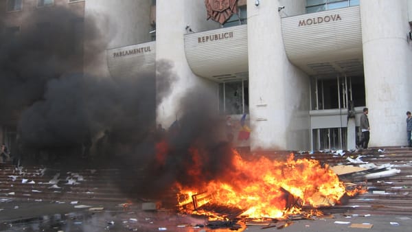 Astăzi se împlinesc șaisprezece ani de la protestele violente din 7 aprilie 2009