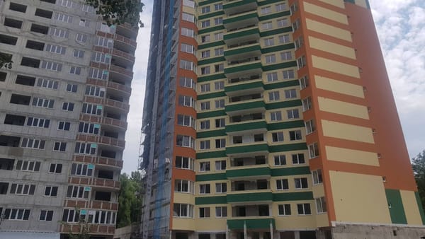 Scandal imobiliar în capitală: 78 de familii luptă pentru propriile apartamente