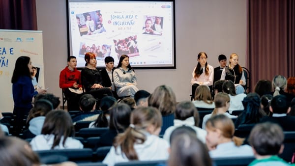 Teatru social în 60 de școli din țară. Ministerul Educației a lansat o campanie împotriva bullyingului