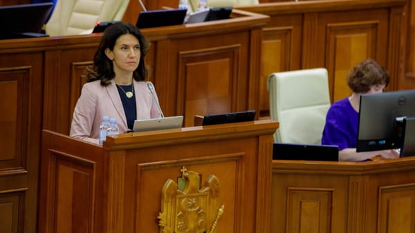 Olesea Stamate se retrage din fracțiunea PAS: Își va continua activitatea în calitate de deputată neafiliată