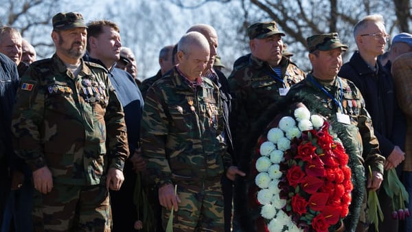 Veteranii de război vor beneficia de alocații majorate și stagii de cotizare recunoscute. Proiect votat de Guvern