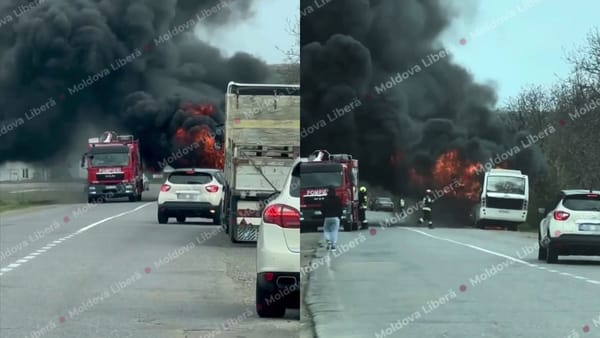 Un autobuz de pe ruta Belgorod Dnestrovsk – Chișinău a fost cuprins de flăcări la Anenii Noi. Precizările IGSU