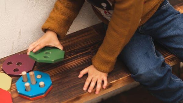 Astăzi marcăm Ziua Internațională de Conștientizare a Autismului. Câți moldoveni sunt diagnosticați cu TSA