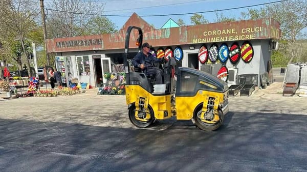 FOTO/ Autoritățile municipale intervin pe drumurile de acces către cimitirele din Chișinău