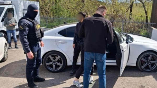 Doi polițiști și un intermediar, reținuți pentru fapte de corupție: ar fi luat mită 60 de mii de lei de la un șofer
