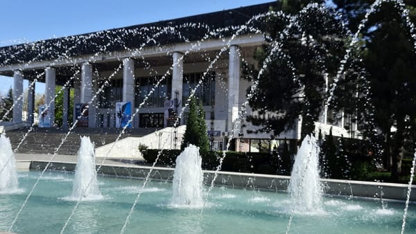 Havuzurile din capitală au fost puse în funcțiune. Imagini cu fântânile arteziene din oraș