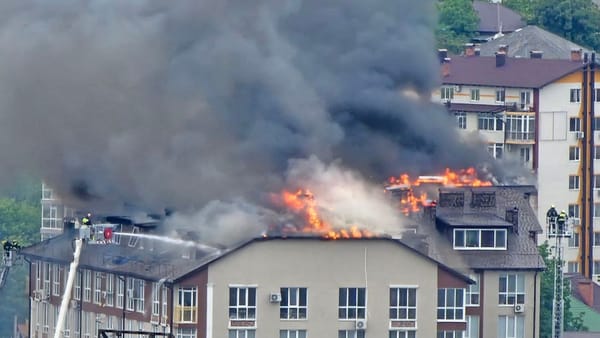 Incendiul de la Durlești a fost localizat. Din blocul de locuit au fost evacuate 32 de persoane