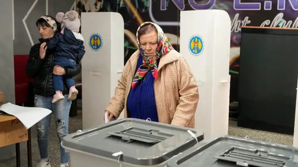 Cetățenii din șase localități își aleg astăzi primarii sau consilierii