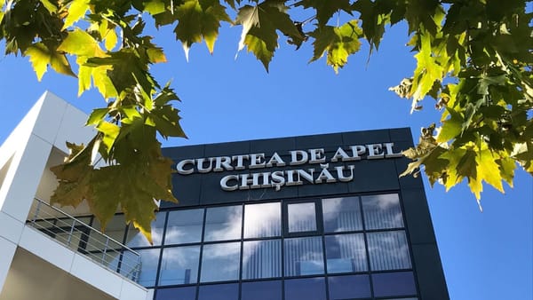 Alertă cu bombă la sediul Curții de Apel Chișinău. La fața locului intervin serviciile specializate