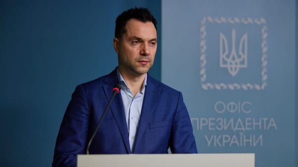 Volodimir Zelenski a impus sancțiuni împotriva fostului consilier al cabinetului său, Alexei Arestovici