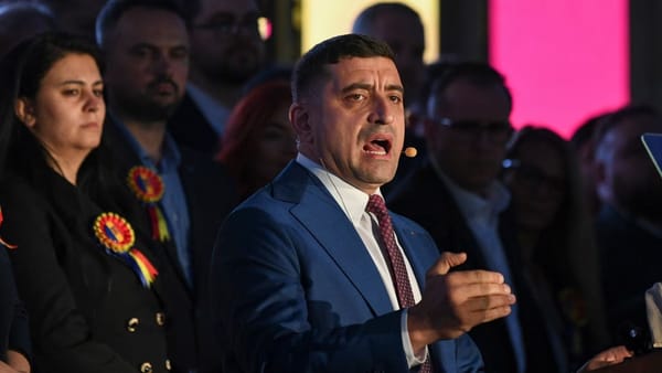 Interdicția lui George Simion de intrare în R. Moldova - sub semnul întrebării. Ședința de judecată, amânată