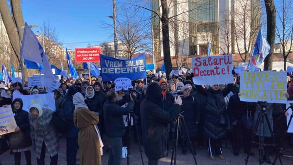 Din toamnă, cadrele științifico-didactice și cercetătorii din universități vor primi sporuri salariale majorate