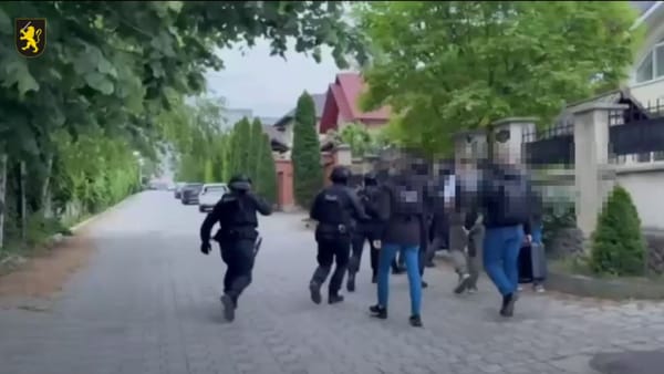 Cetățean străin, reținut în R. Moldova. Ar fi comis infracțiuni cibernetice asupra unor companii din Olanda