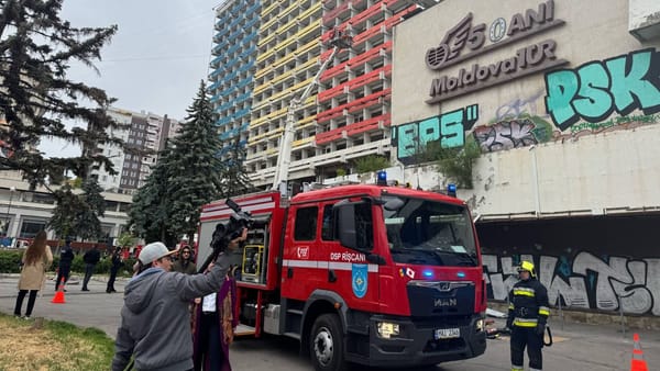 În capitală și în suburbii se desfășoară aplicații complexe de protecție civilă. Ultimele au avut loc în 2016