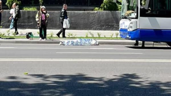 Șoferul troleibuzului care a tamponat mortal o femeie, reținut pentru 72 de ore. Avocat: Impactul a fost inevitabil