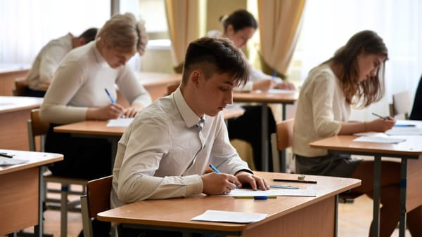 A început sesiunea de absolvire a gimnaziului 2025. Peste 30 de mii de elevi au susținut astăzi examenul la istorie