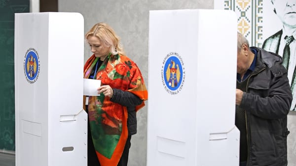Alegătorii din țară își pot declara noul loc de ședere pentru a putea vota la parlamentare din 28 septembrie