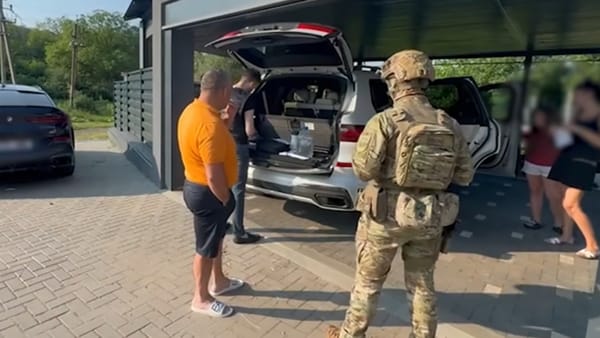 Contrabandă cu piese auto din Marea Britanie și UE. Peste două milioane de lei, ridicate în urma unor percheziții