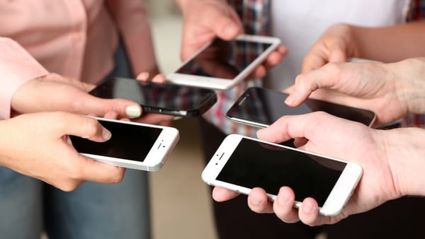 Operator de telefonie mobilă, atenționare pentru utilizatori: Escrocii încearcă să obțină acces la datele personale