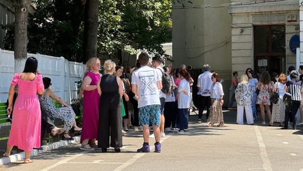 În următoarele zile, absolvenții de gimnaziu și liceu își vor afla notele de la examene. Termen pentru contestații