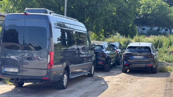 Automobile de trei milioane de lei, introduse ilegal în R. Moldova. Cinci persoane sunt cercetate penal