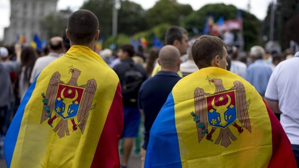 Doar jumătate dintre copiii născuți în 2004 se mai află în țară. Expert: „O generație aproape complet pierdută”