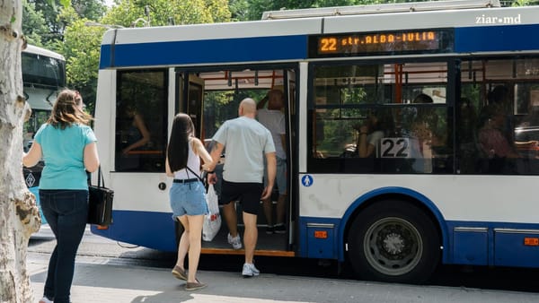 Autoritățile capitalei explică de ce doar circa 40% dintre troleibuze sunt dotate cu sisteme de aer condiționat