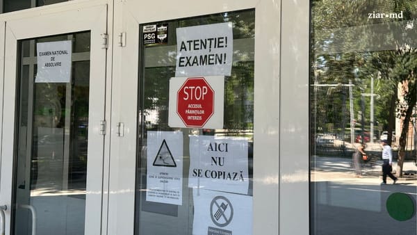 Peste 16.000 de tineri susțin examenul de bacalaureat la limba străină