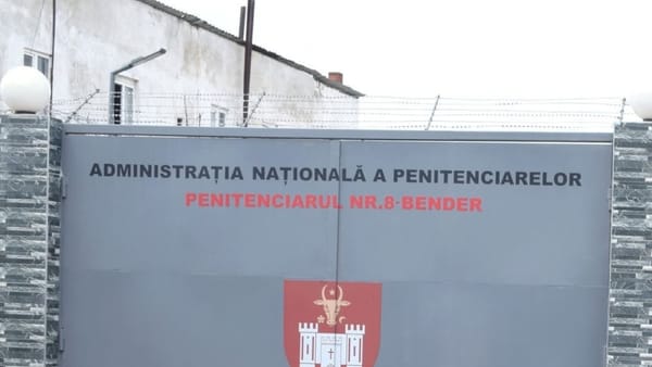Bărbatul evadat din Penitenciarul de la Bender ar fi comis 17 infracțiuni în timp ce se afla la libertate