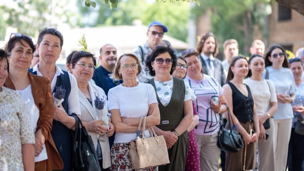 ANALIZĂ: 74% dintre moldovenii din țară spun că nu au muncit niciodată peste hotare și nici nu planifică să plece