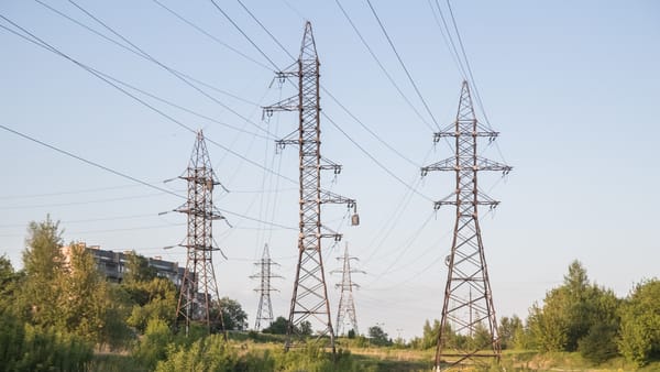 În luna iunie, prețul mediu de achiziție a energiei electrice a fost de aproape 110 euro/MWh