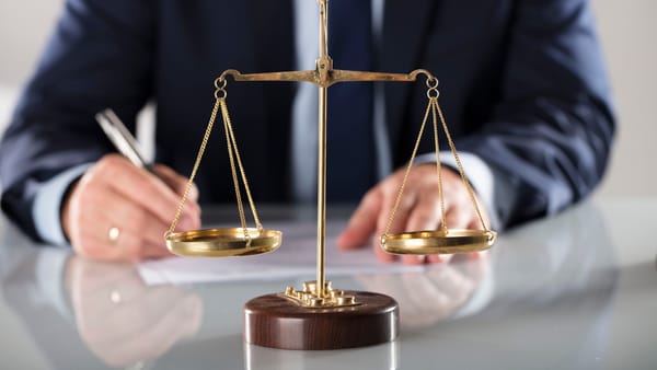 Avocații vor intra în grevă generală din 15 iulie