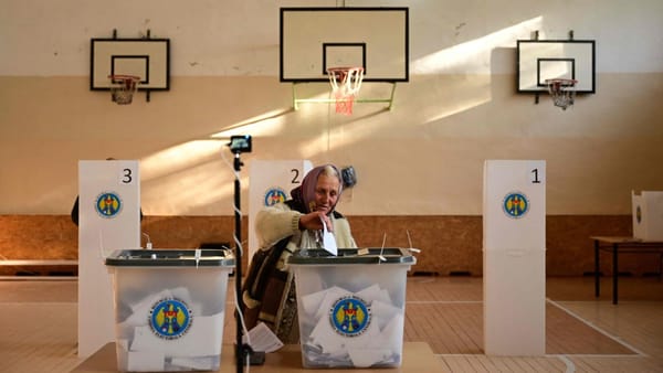 Alți trei potențiali candidați independenți au depus actele la CEC pentru înregistrare la alegerile din toamnă