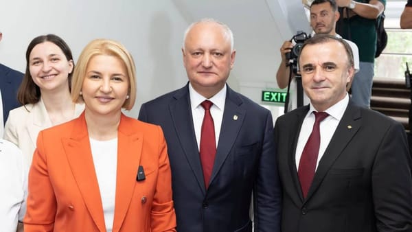 Trei formațiuni de opoziție au depus actele la CEC pentru înregistrarea blocului la alegerile din septembrie