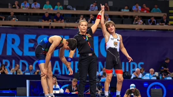 Moldoveanul Vadim Tarelunga a câștigat medalia de bronz la Campionatul Mondial de lupte rezervat sportivilor sub 17 ani
