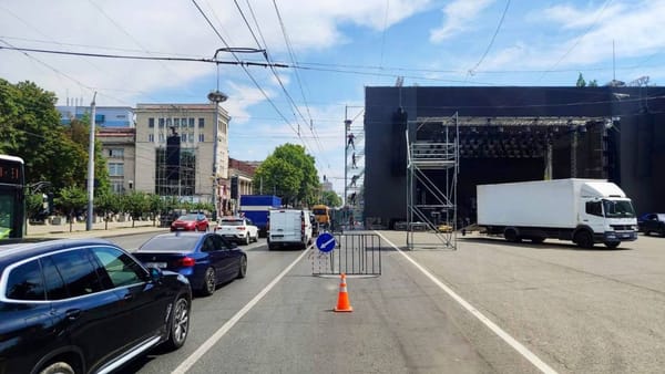 Trafic suspendat în Piața Marii Adunări Naționale. Cum va circula transportul public