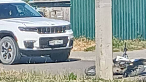 Un adolescent pe motocicletă s-a ciocnit cu un Jeep. La volanul automobilului ar fi fost primarul satului Tomai