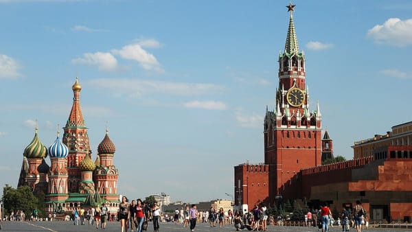 Putin a semnat un decret prin care declară amnistie migrațională pentru moldovenii din Rusia