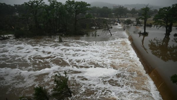Bilanțul dezastrului din Texas a ajuns la 81 de morți, printre care 28 de copii. Operațiunile de salvare continuă