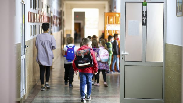 Copiii cu dizabilități din Bălți vor primi la începutul anului școlar vouchere de câte 1.000 de lei