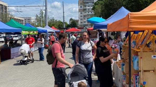 În sectoarele capitalei sunt organizate târguri cu produse și mărfuri autohtone. Lista adreselor