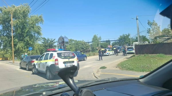 Un copil de cinci ani din Ungheni, tamponat mortal de un microbuz. Șoferul a fost reținut