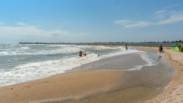 ACTUALIZARE/ Trei persoane au murit în urma unor explozii în mare, în apropiere de plaja de la Karolina-Bugaz