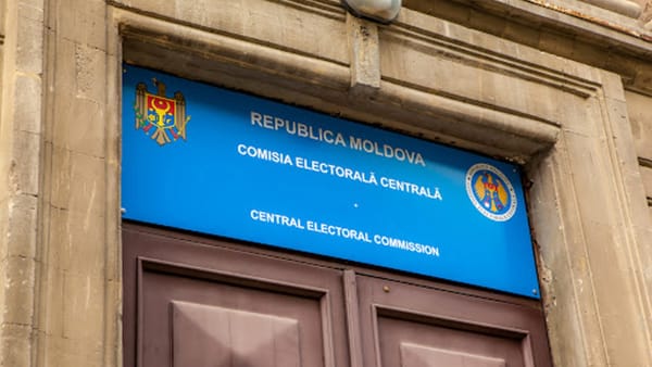 Două blocuri electorale și un partid au depus cereri de înregistrare a listelor de candidați pentru funcția de deputat