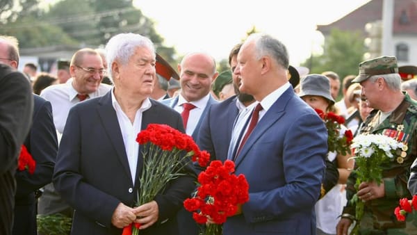 Voronin susține că în punga neagră pe care Dodon a primit-o de la Plahotniuc erau 860.000 de euro