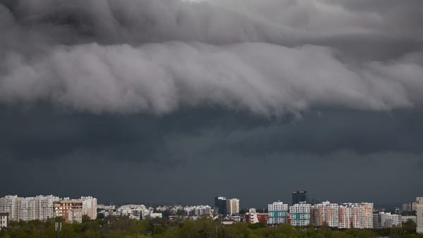 Cod galben de instabilitate atmosferică în toată țara. Avertismentul intră în vigoare la ora 19:00