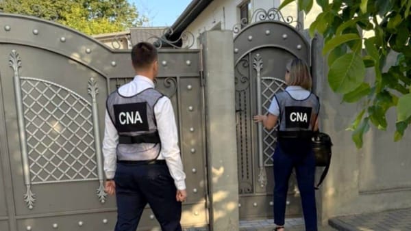 Arhitect din Comrat, reținut de CNA pentru trafic de influență și corupere pasivă